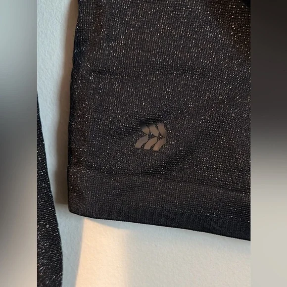 all in motion Black Metallic Cropped Long-Sleeve Top - Picture 4 of 7